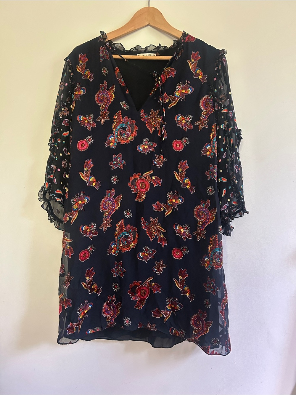 Alice + Olivia Julius mini shift dress EUC - Picture 3 of 7